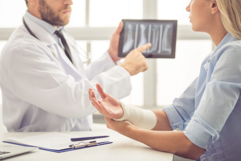 Prosedur Perawatan Dokter Ortopedi yang Biasanya Dilakukan