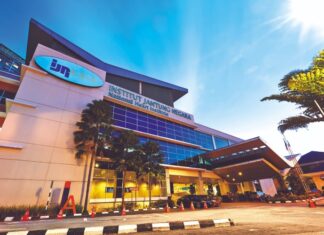 Ramai WNI Pasang Ring Jantung di Rumah Sakit IJN Malaysia Banyak warga negara Indonesia (WNI) memilih menjalani prosedur pasang ring jantung di Institut Jantung Negara (IJN) Malaysia.